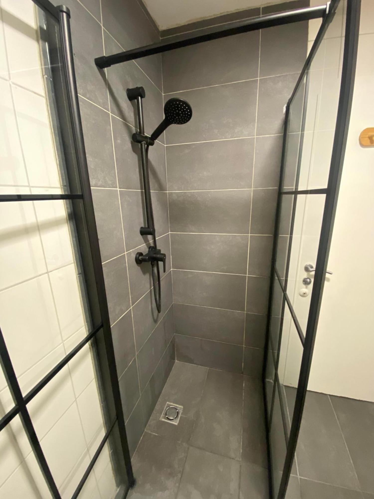 Moderne Wohnung Naehe Hauptbahnhof Linz Buitenkant foto